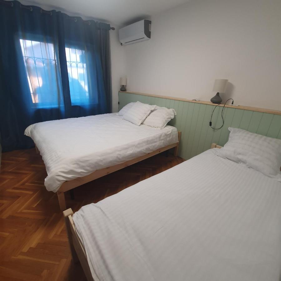 Central Home Away From Home Shkoder Bagian luar foto