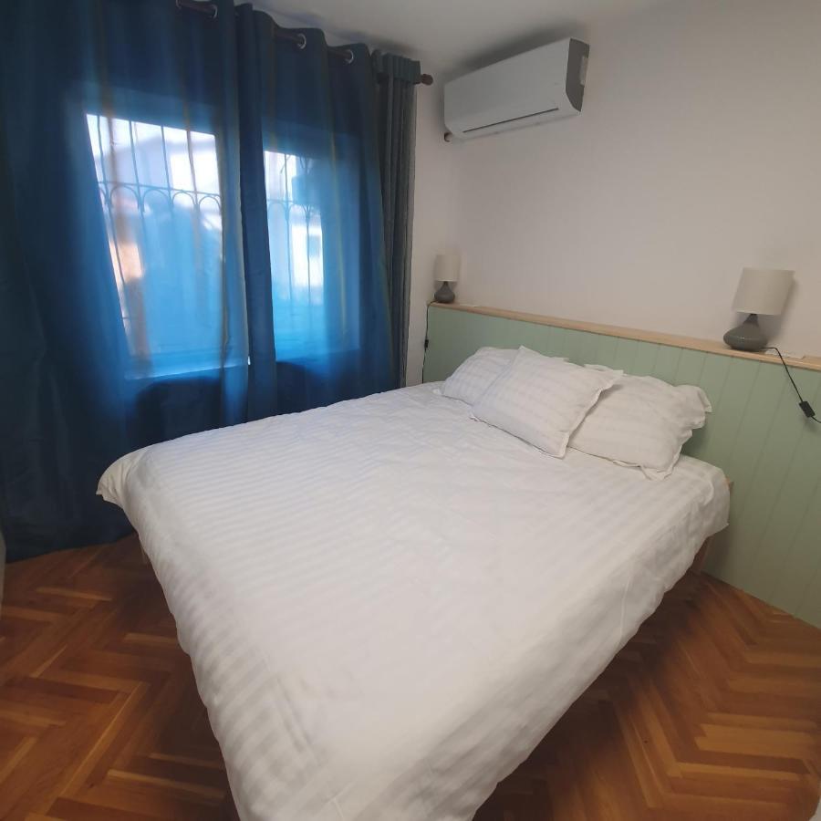 Central Home Away From Home Shkoder Bagian luar foto