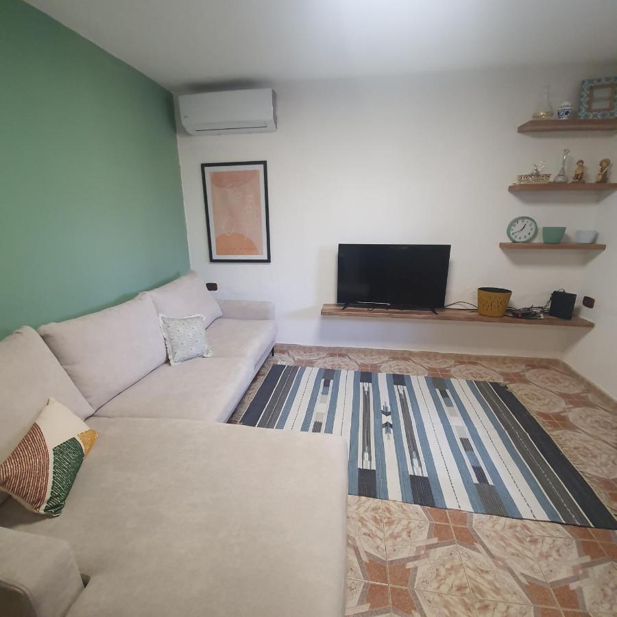 Central Home Away From Home Shkoder Bagian luar foto