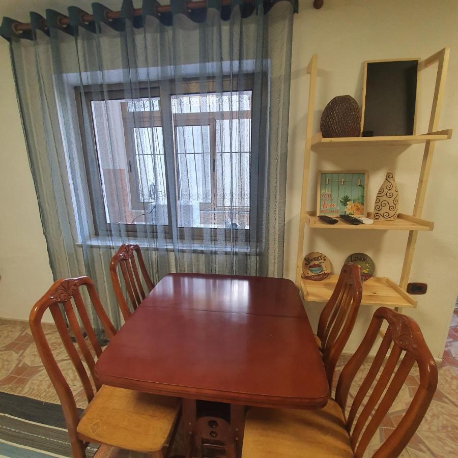 Central Home Away From Home Shkoder Bagian luar foto