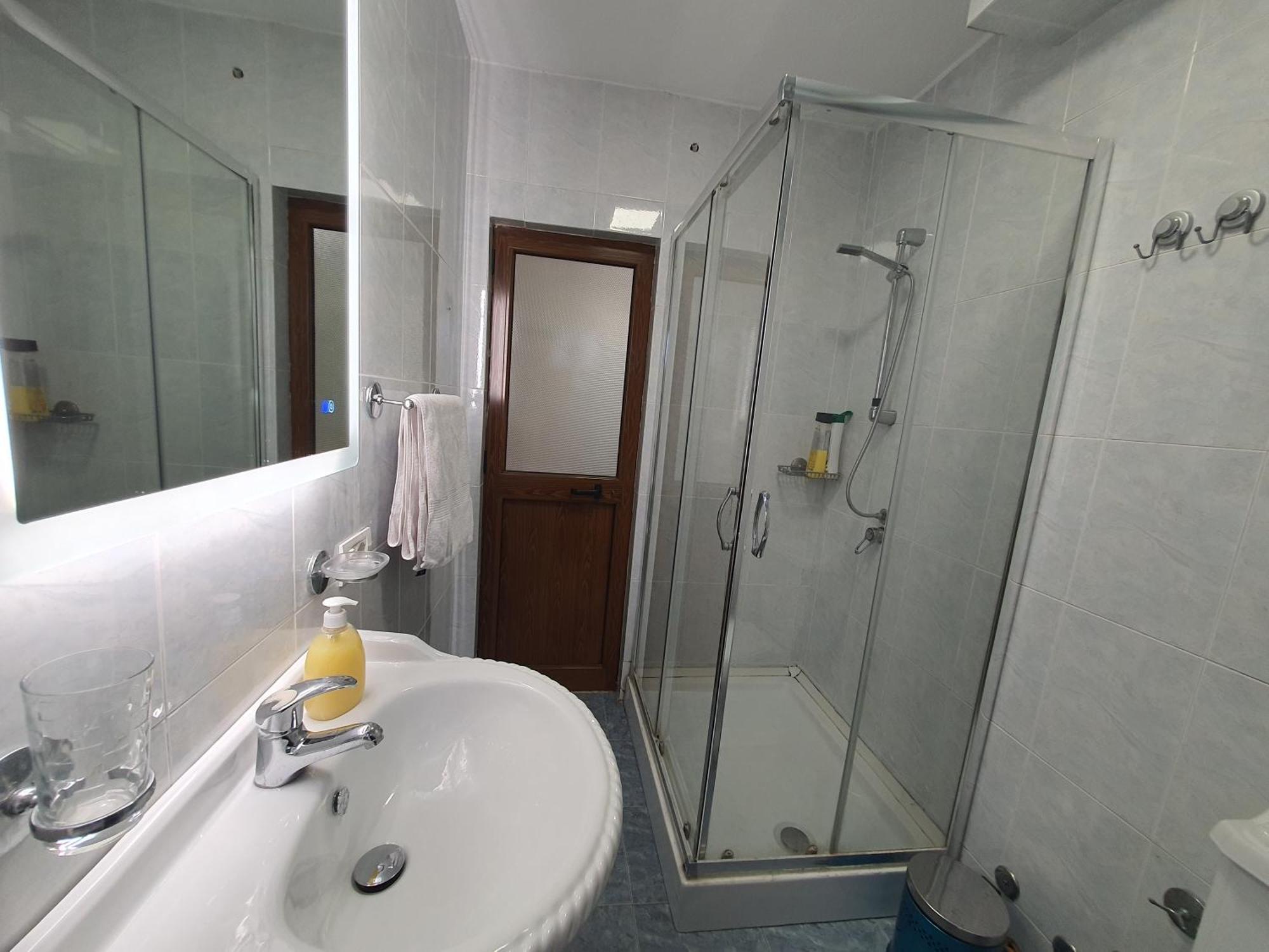 Central Home Away From Home Shkoder Bagian luar foto
