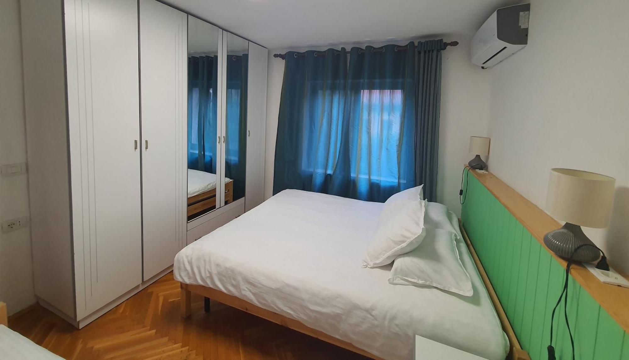 Central Home Away From Home Shkoder Bagian luar foto