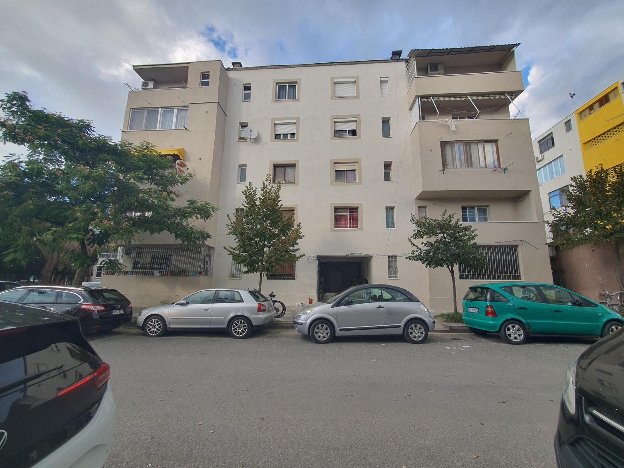 Central Home Away From Home Shkoder Bagian luar foto